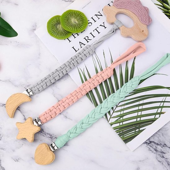 Attache tetine | Pratique et Sécurisée - Brico - Bébé.com
