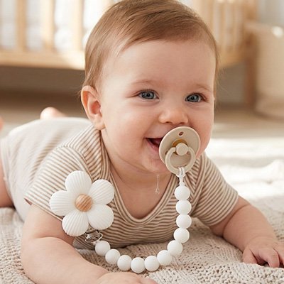 Attache tétine | Sécurisée et Pratique - Brico - Bébé.com