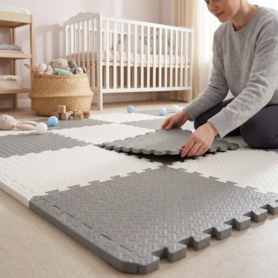 Tapis en mousse puzzle gris et blanc
